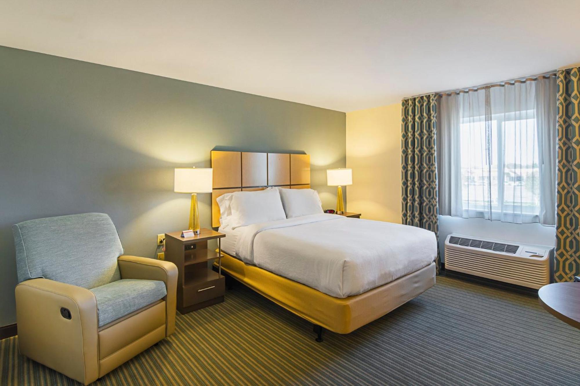 Candlewood Suites - Pensacola - University Area By Ihg Екстериор снимка