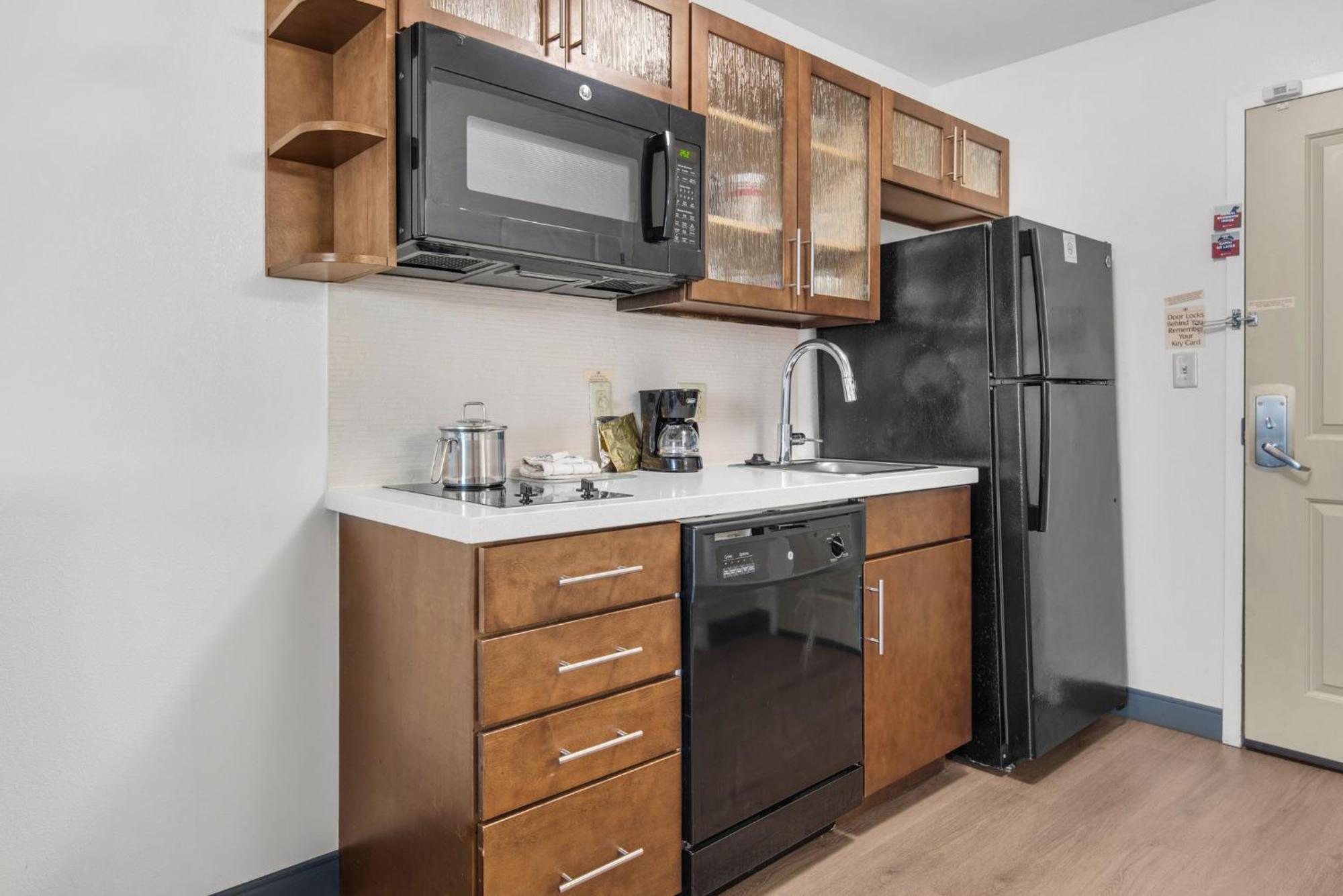 Candlewood Suites - Pensacola - University Area By Ihg Екстериор снимка