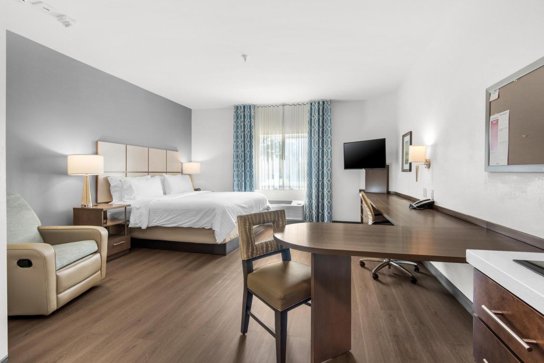 Candlewood Suites - Pensacola - University Area By Ihg Екстериор снимка