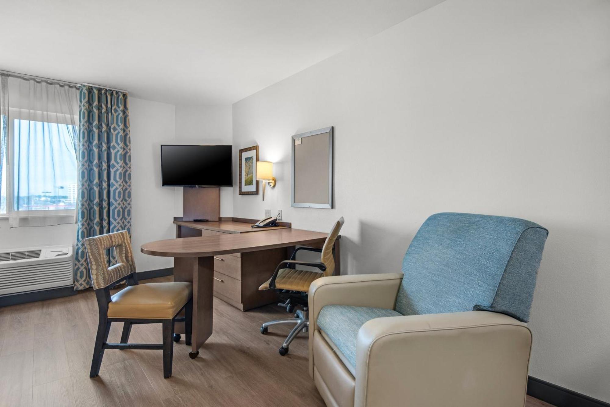 Candlewood Suites - Pensacola - University Area By Ihg Екстериор снимка